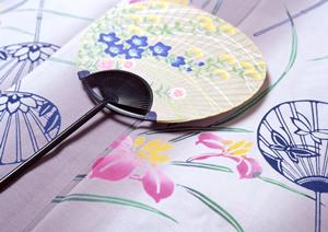 商品と経営や生活に役立つ情報を提供