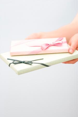 リゾラボでは非接触型体温計を販売中です